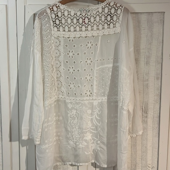 Johnny Was pure white top/tunic 3/4 sleeves, embroidery, eyelet, and open lace - Picture 7 of 7